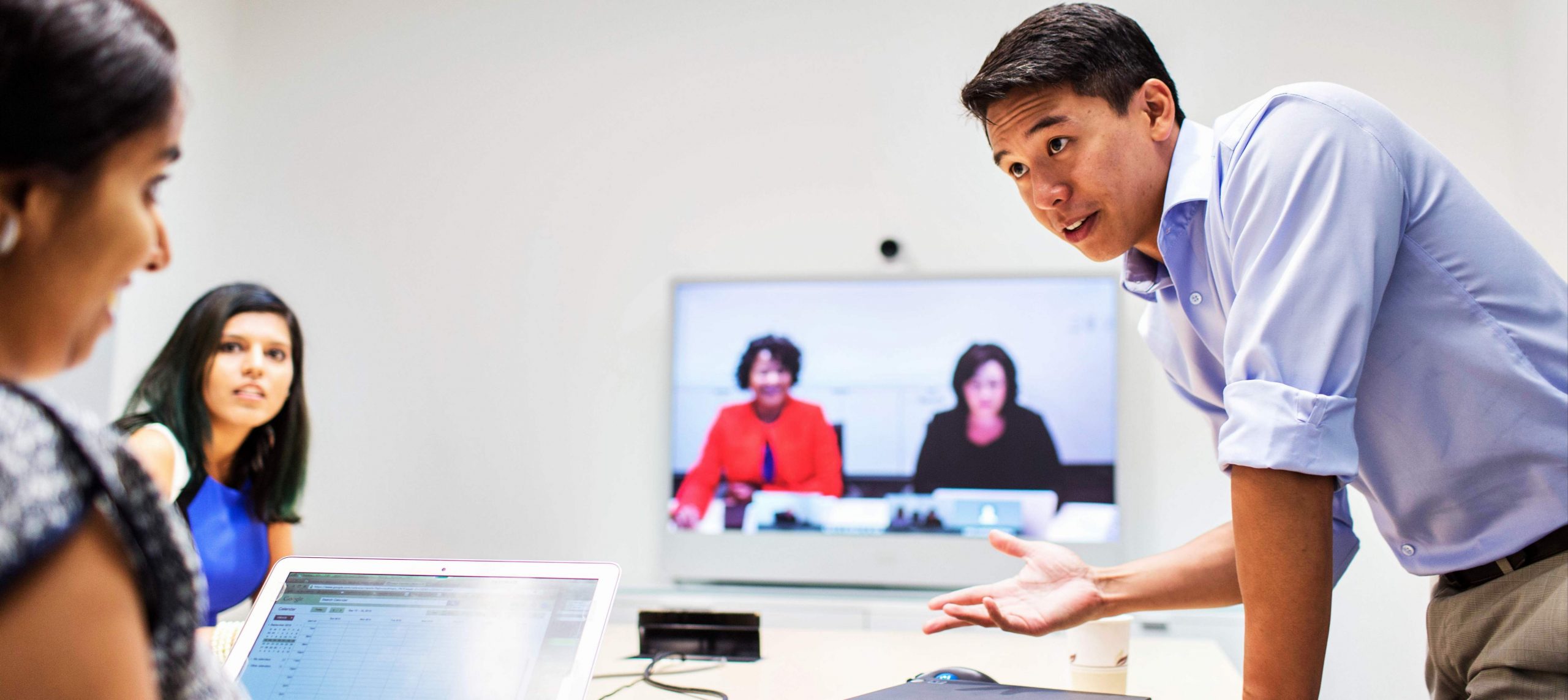 Improve hybrid work collaboration with Cisco DNA Center AIOps for MS Teams and Webex