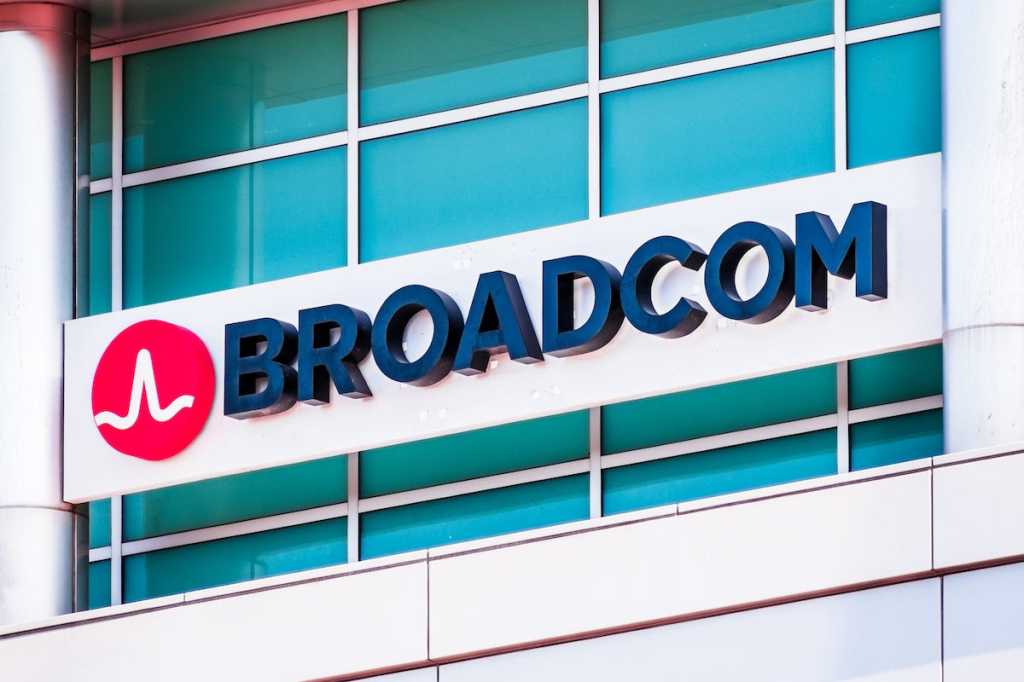 Broadcom to lay off over 1,200 VMware employees as deal closes
